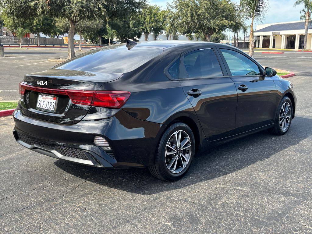 Thumbnail: 2023 Kia Forte - 5