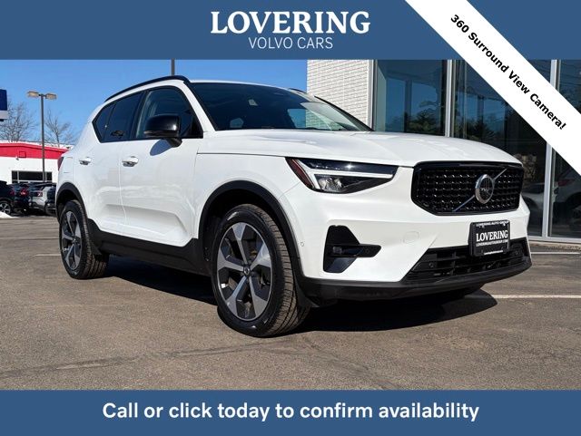 2023 Volvo XC40 B5 Plus Dark Theme AWD