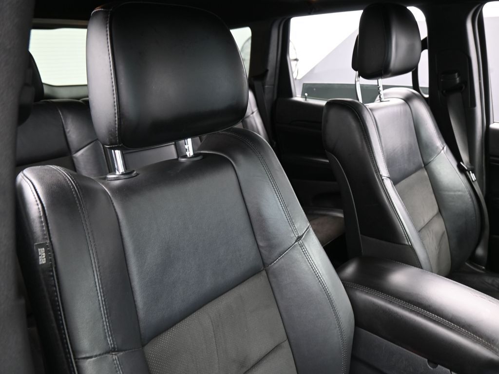 Used 2019 Granite Crystal Metallic Clearcoat Jeep Altitude image 35