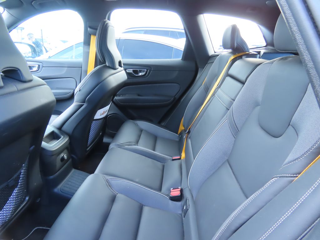 Thumbnail: 2020 Volvo XC60 - 10