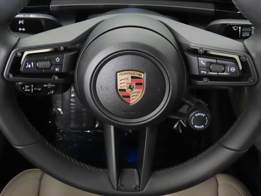 Thumbnail: 2025 Porsche Macan - 18