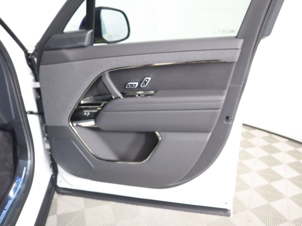 Thumbnail: 2025 Land Rover Range Rover Sport - 27