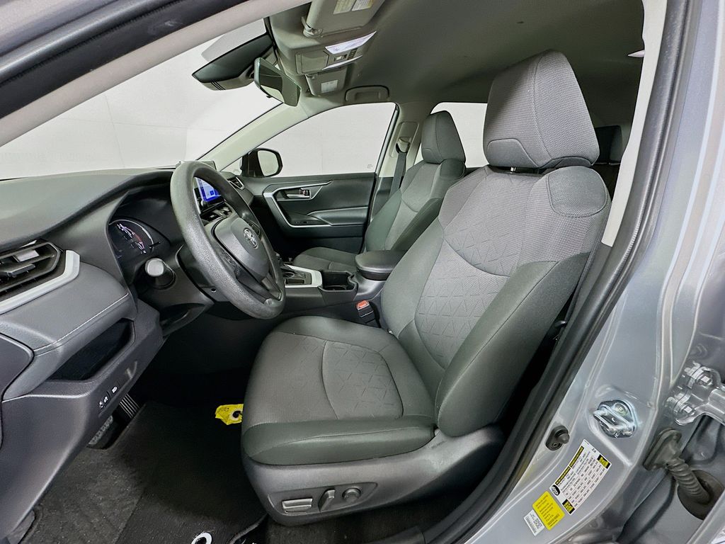 Thumbnail: 2025 Toyota RAV4 - 20