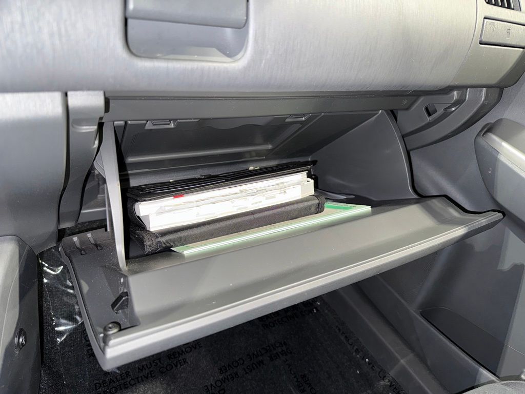Thumbnail: 2012 Toyota Prius v - 27