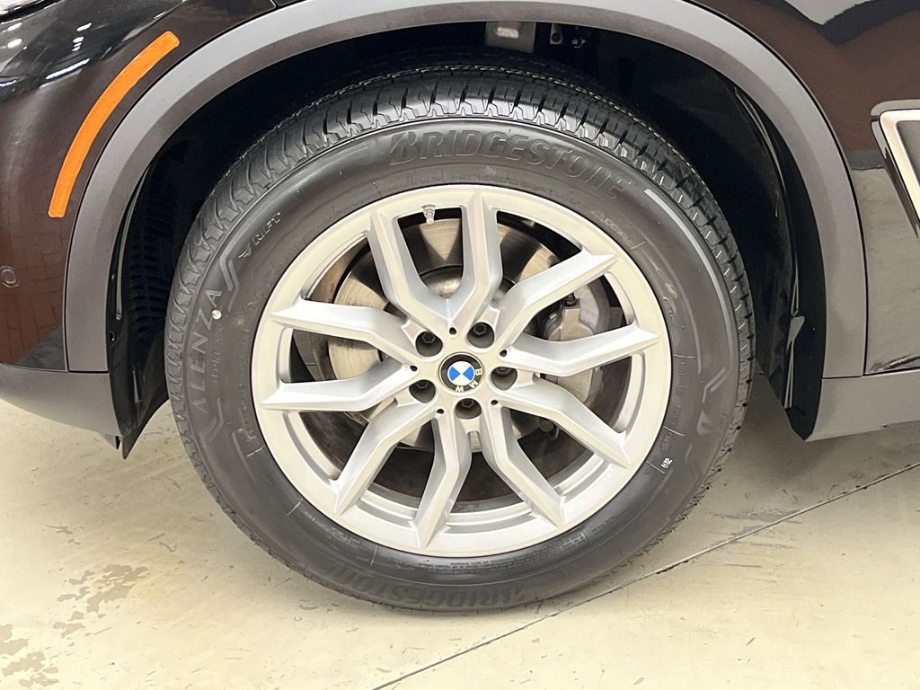 Thumbnail: 2022 BMW X5 - 10