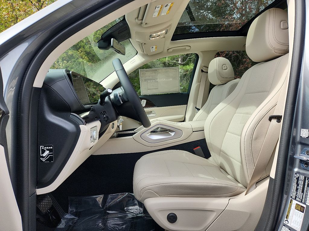 Thumbnail: 2026 Mercedes-Benz GLE - 9