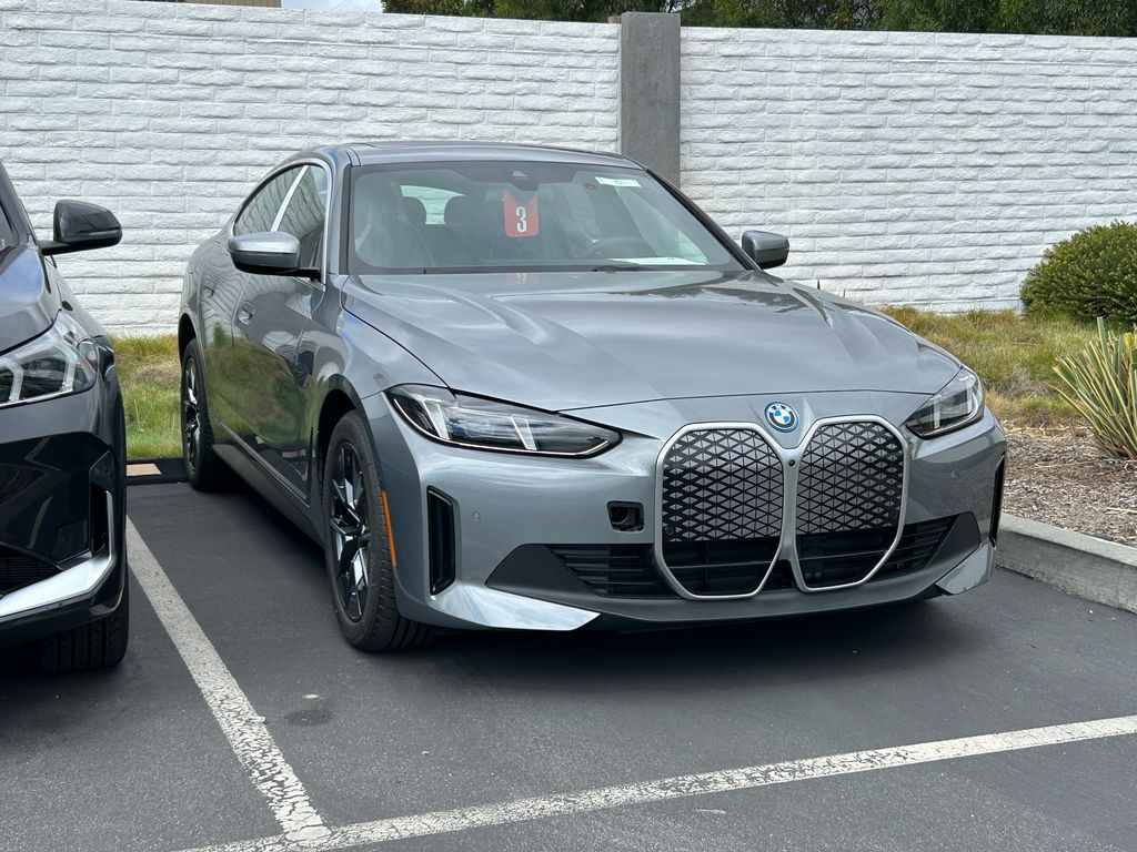 Thumbnail: 2025 BMW i4 - 2