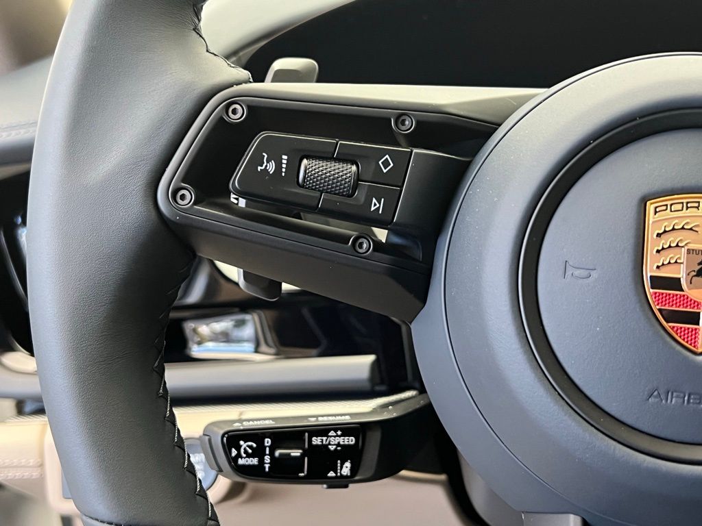 Thumbnail: 2026 Porsche Panamera - 8