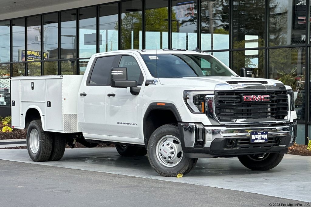 Summit White 2024 GMC Sierra 3500HD Pickup Truck Four-Wheel Drive Automatic