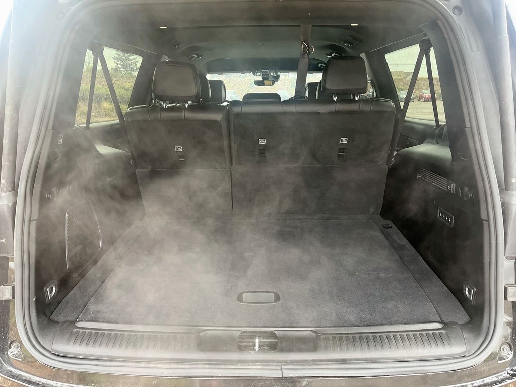 Used 2025 Black Jeep Base image 27