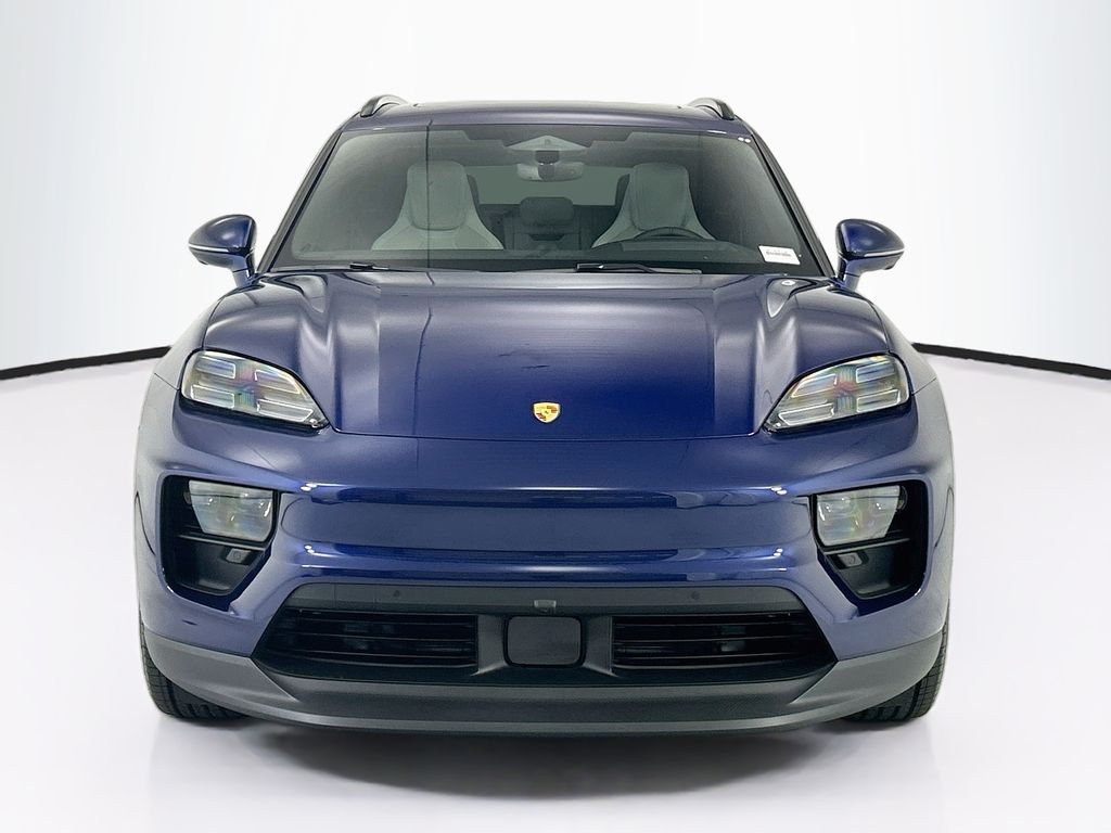 Thumbnail: 2026 Porsche Macan - 10
