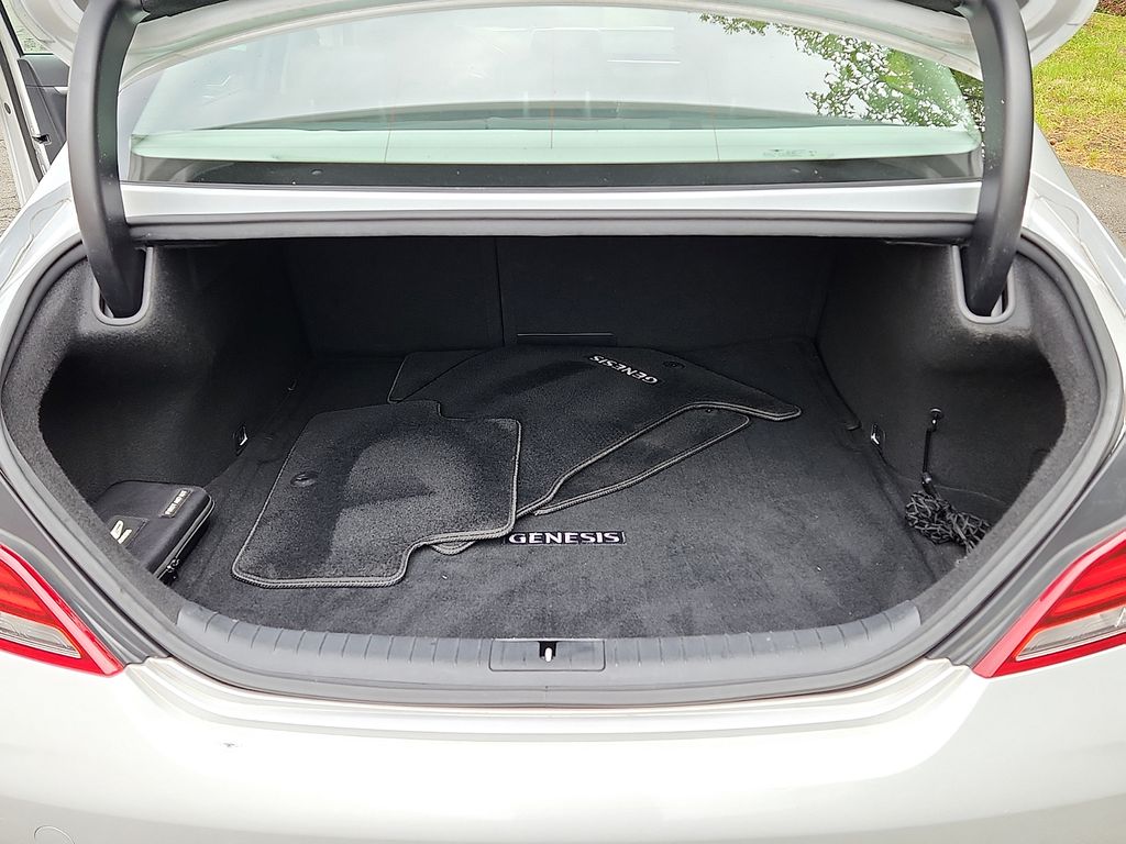 Thumbnail: 2019 Genesis G70 - 28