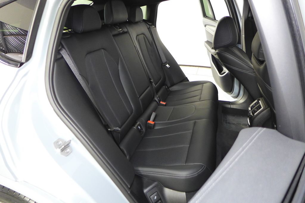 Thumbnail: 2023 BMW X4 - 27