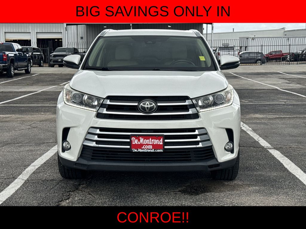2018 Toyota Highlander Limited White at Community Kia