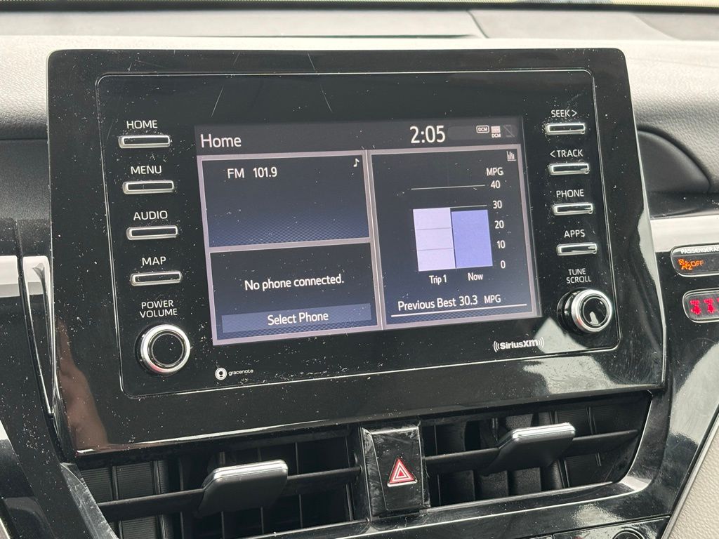 2022 Toyota Camry SE photo