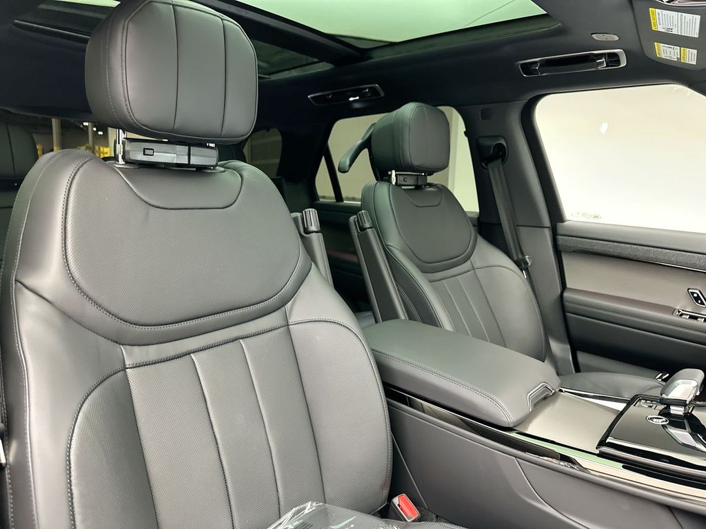 2025 Land Rover Range Rover Sport SE 5