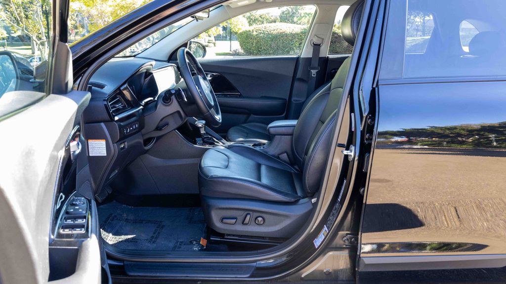 Used 2022 Kia Niro EX Premium 4D Sport Utility