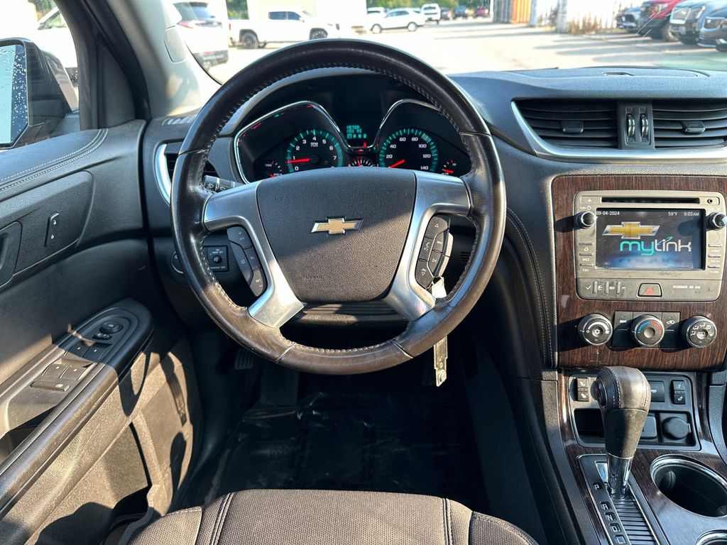 2016 Chevrolet Traverse LT 9