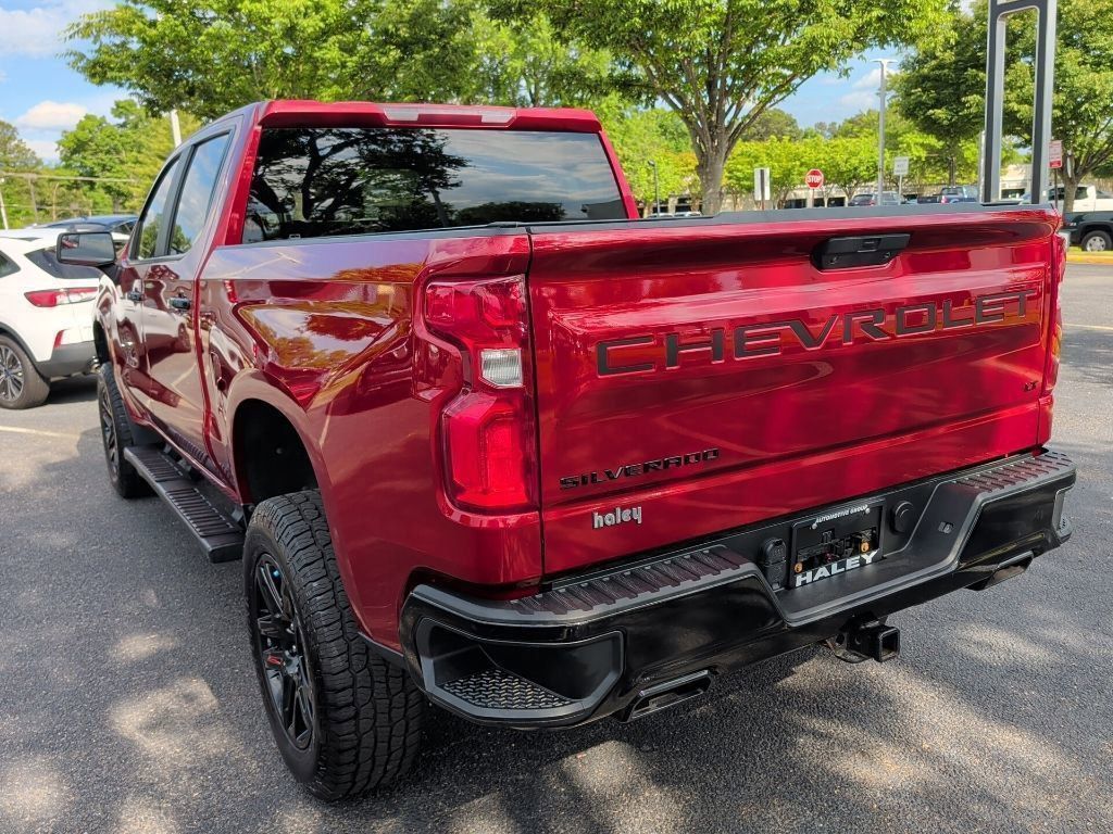 View vehicle photo 6