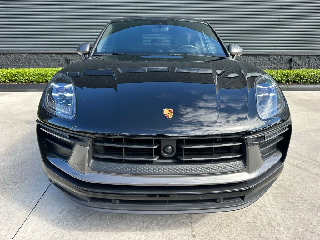 Thumbnail: 2023 Porsche Macan - 8