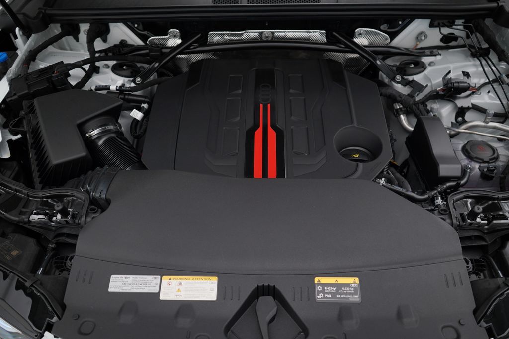 Thumbnail: 2025 Audi SQ5 - 12