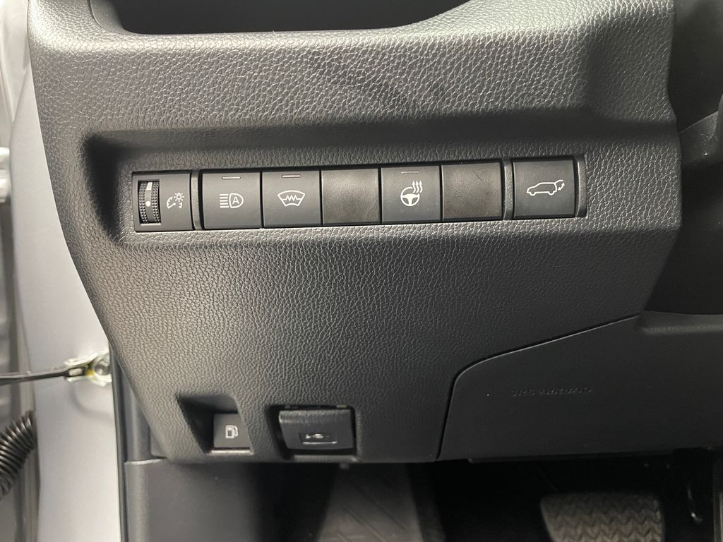 Thumbnail: 2023 Toyota RAV4 - 20