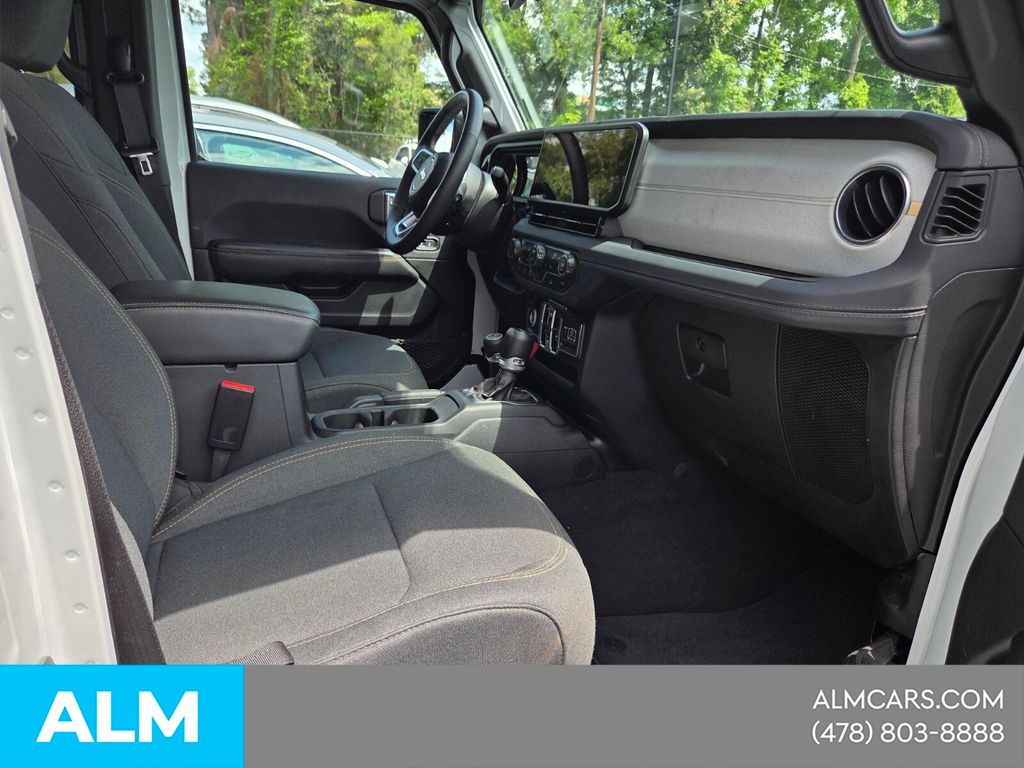 Used 2025 White Jeep Sahara image 16