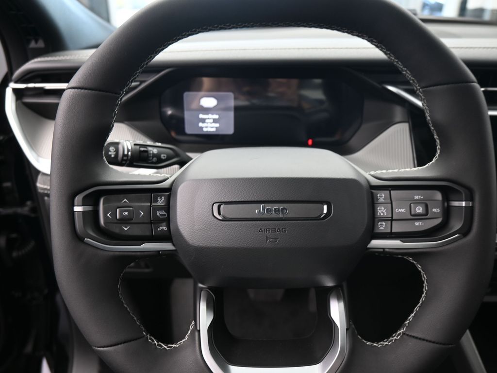 New 2026 Diamond Black Crystal Pearlcoat Jeep Laredo image 15