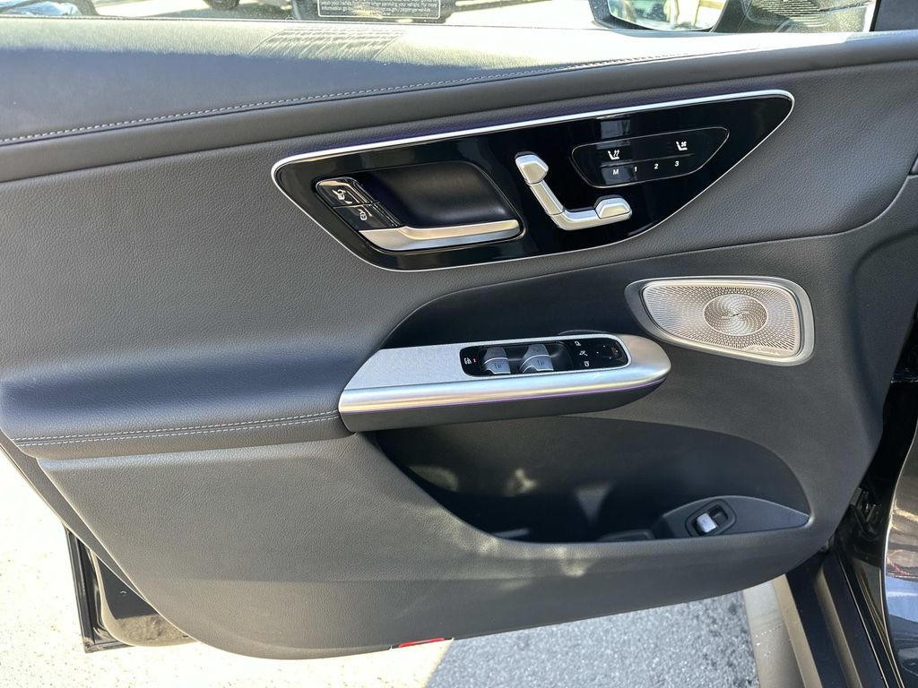 Thumbnail: 2025 Mercedes-Benz GLC - 29