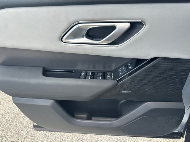 Used 2025 Land rover Range Rover Velar SUV