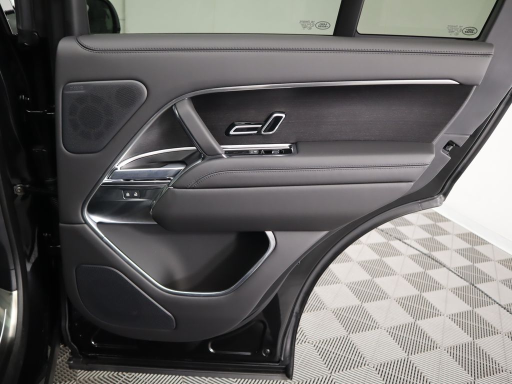 Thumbnail: 2026 Land Rover Range Rover - 28