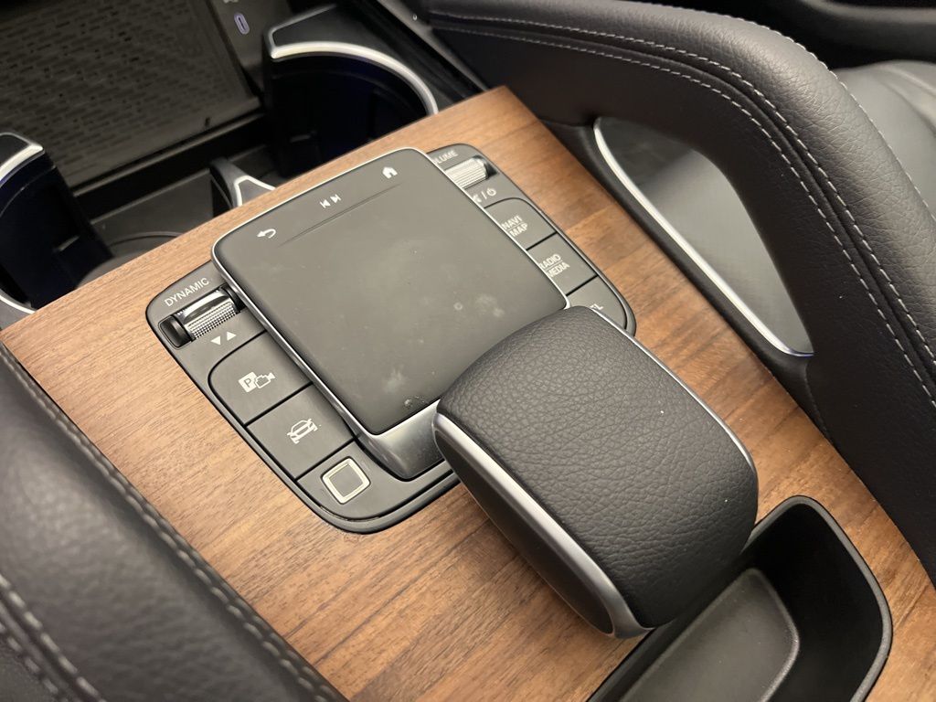 Thumbnail: 2025 Mercedes-Benz GLE - 21