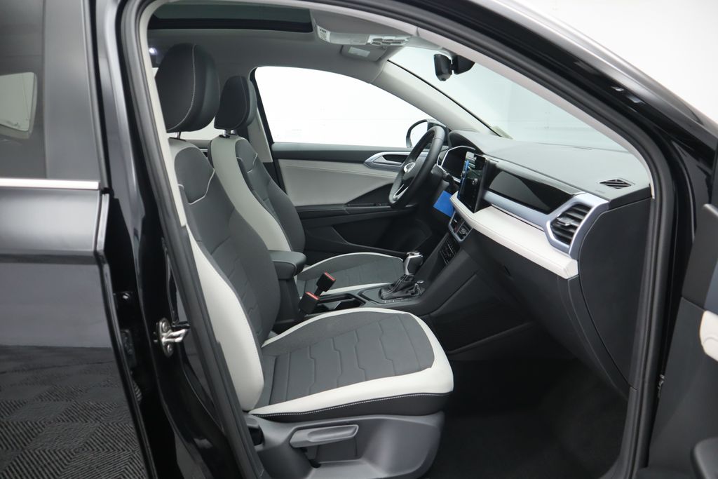 2025 Volkswagen Taos SE 21