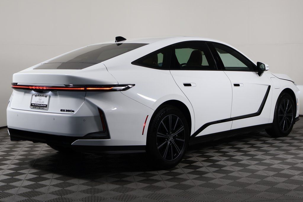 Thumbnail: 2026 Lexus ES - 2