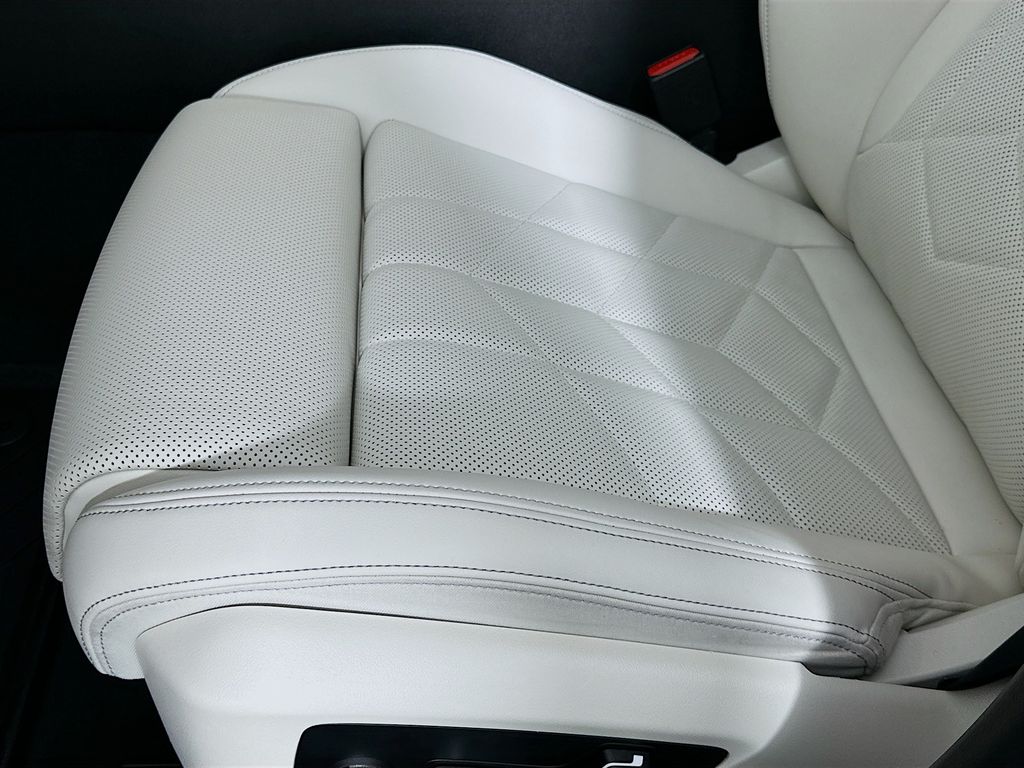 Thumbnail: 2025 BMW i5 - 20