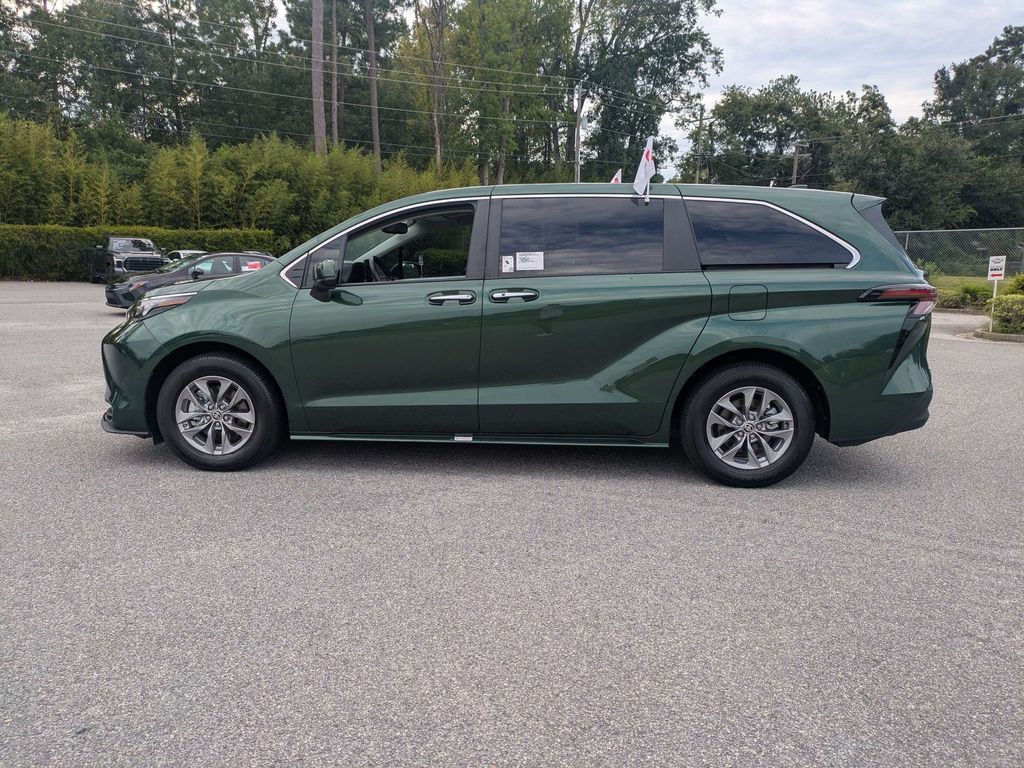 Used 2025 Toyota Sienna Van