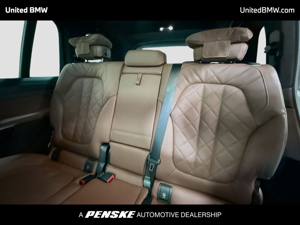 Thumbnail: 2026 BMW X7 - 13