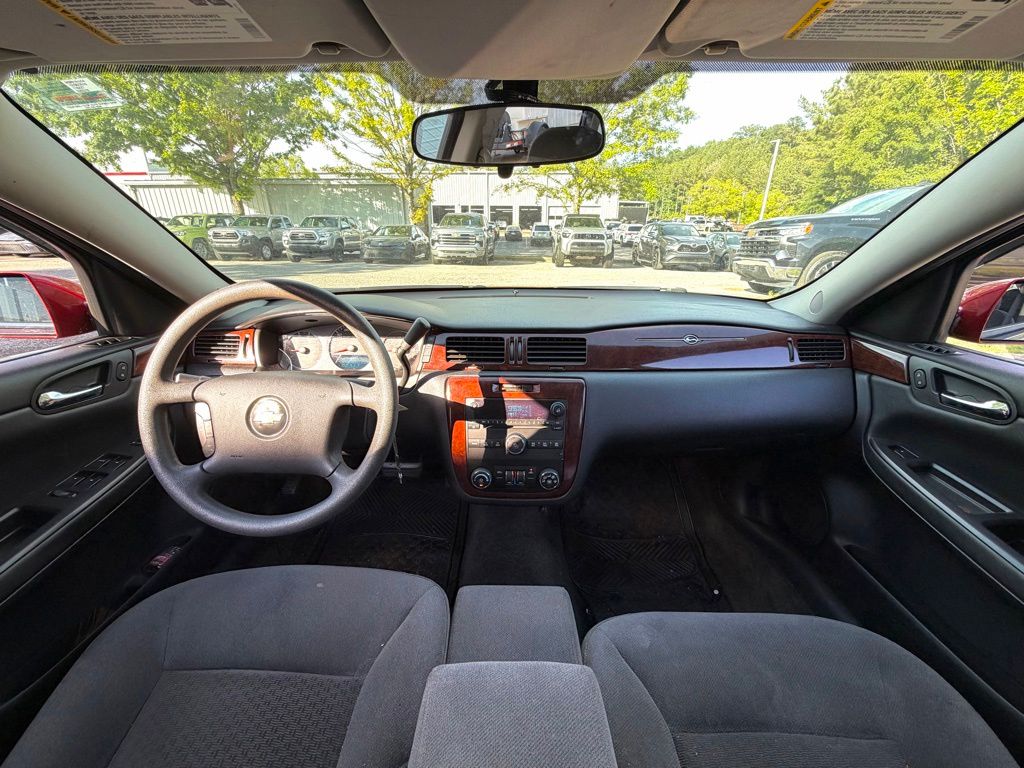 Used 2008 Red Chevrolet LT image 9