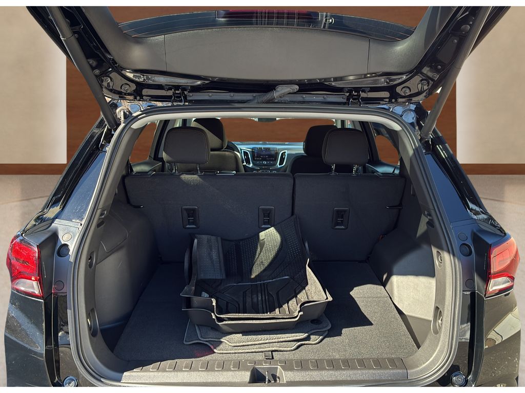 used 2023 Chevrolet Equinox car, priced at $23,450