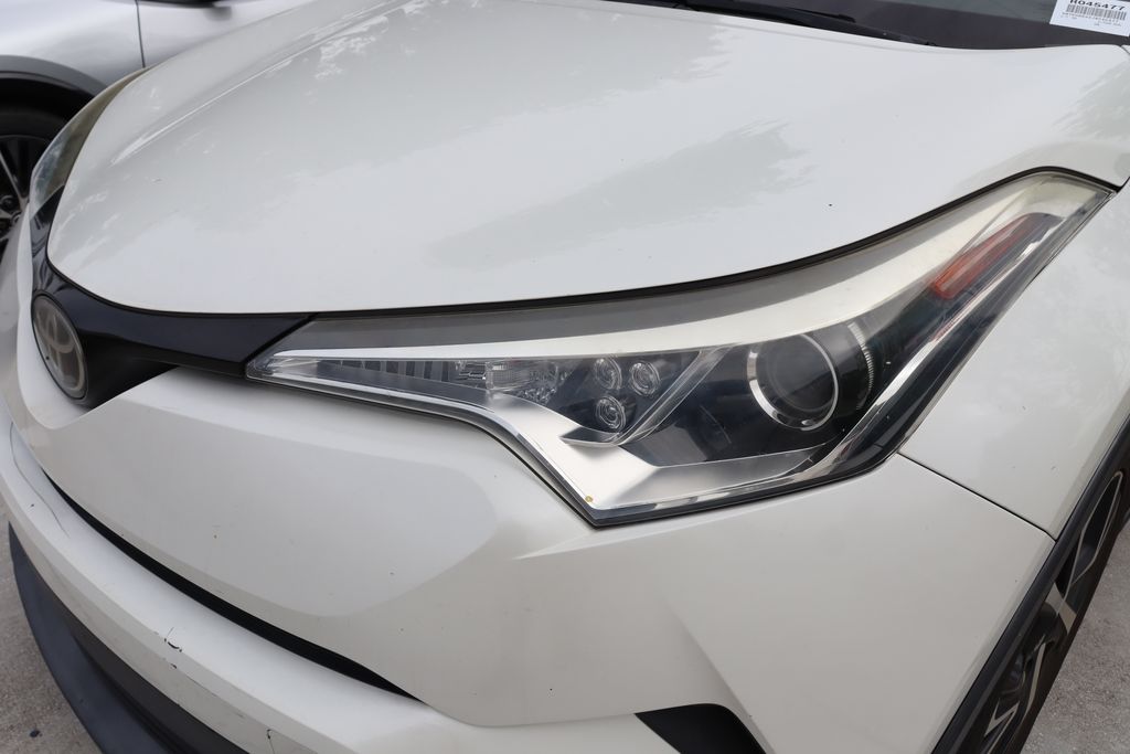 2018 Toyota C-HR XLE 3