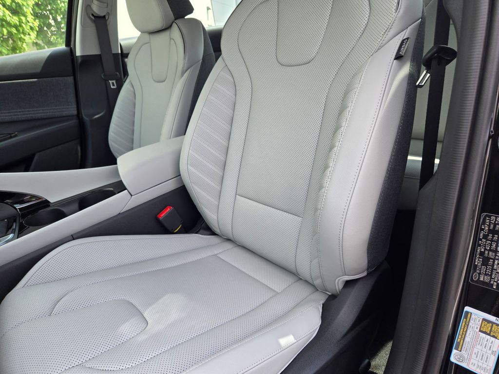 2025 Hyundai Elantra Limited Edition 18