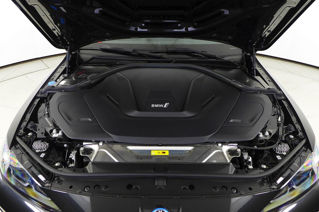 Thumbnail: 2023 BMW i4 - 6