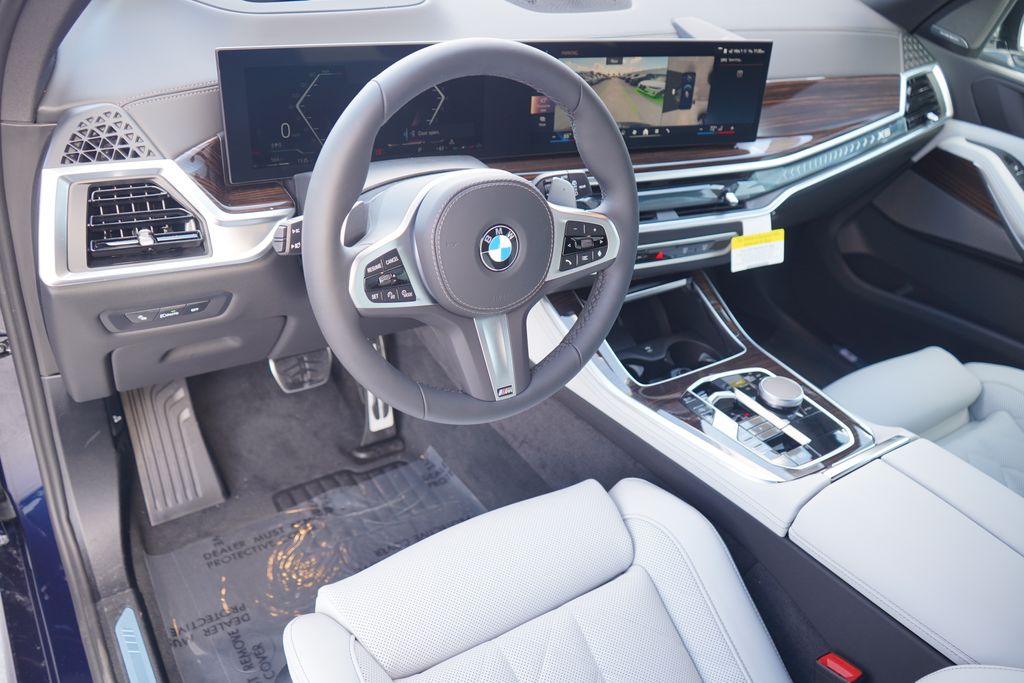 Thumbnail: 2026 BMW X5 - 12