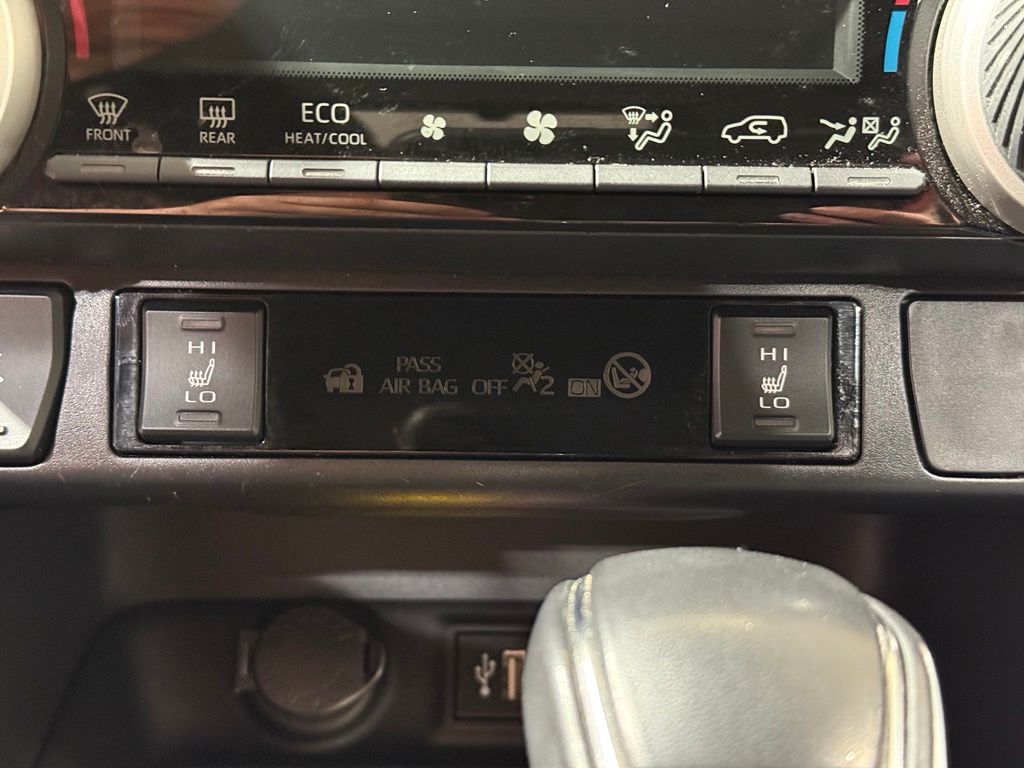 Thumbnail: 2024 Toyota RAV4 - 30