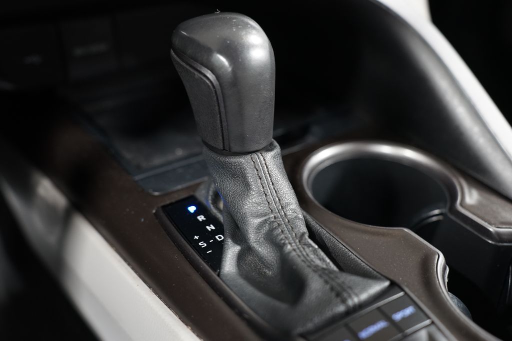 2023 Toyota Camry SE 21