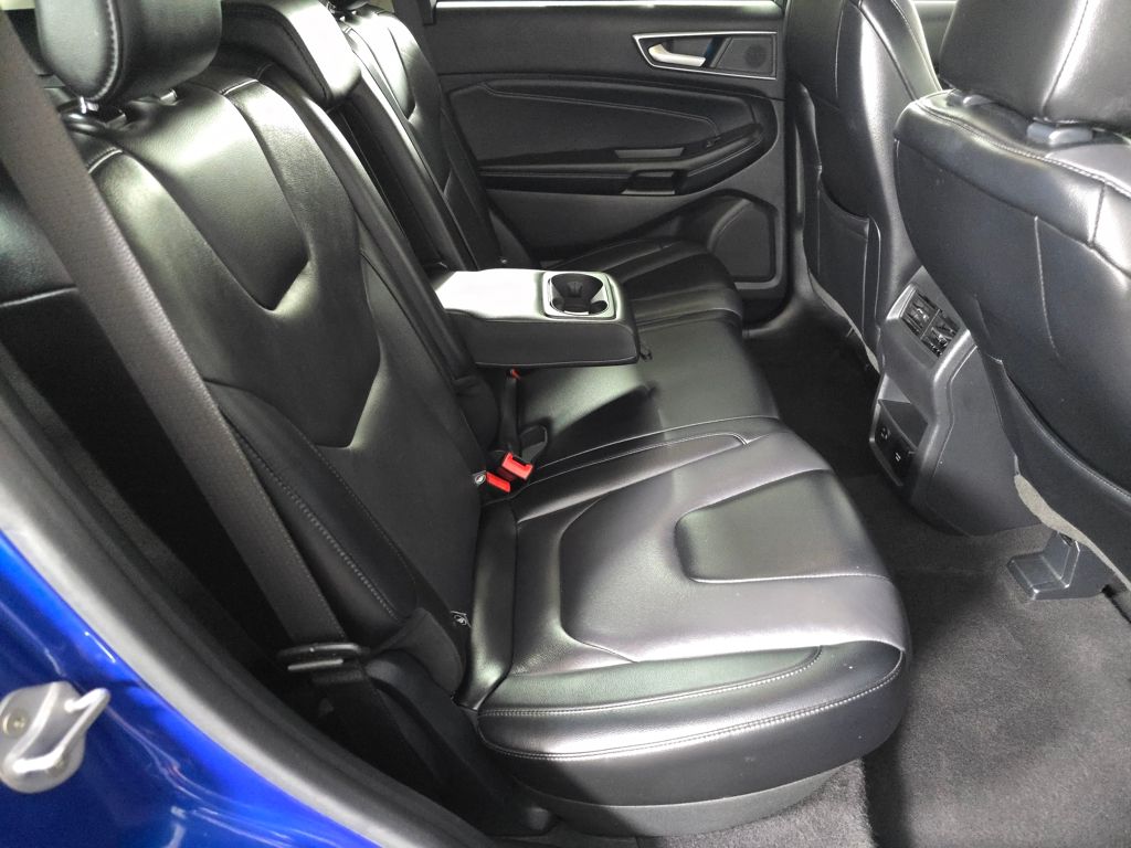 2022 Ford Edge Titanium photo 19