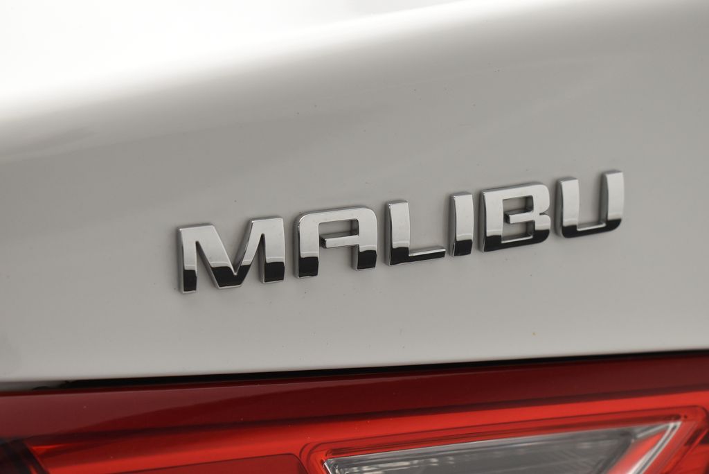 Thumbnail: 2024 Chevrolet Malibu - 9
