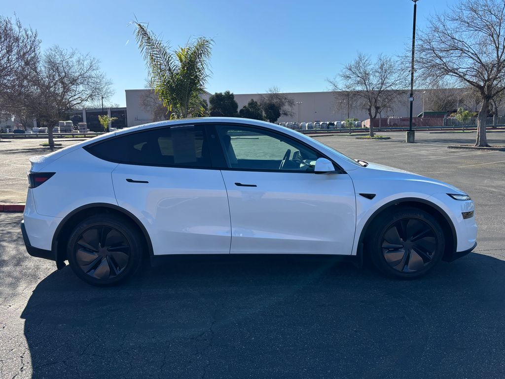 Thumbnail: 2026 Tesla Model Y - 4