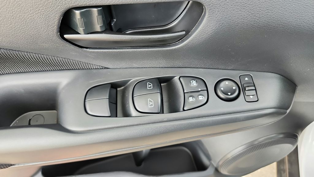 2025 Nissan Kicks Play