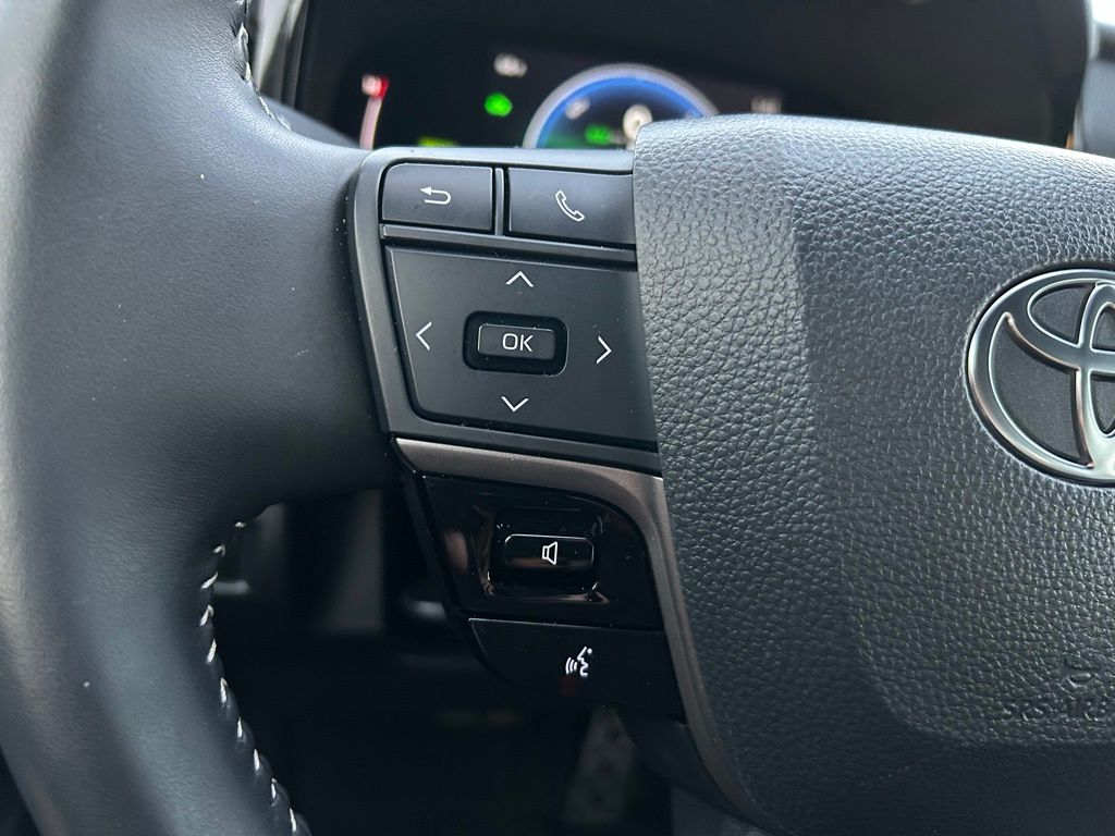 2025 Toyota Camry SE 20